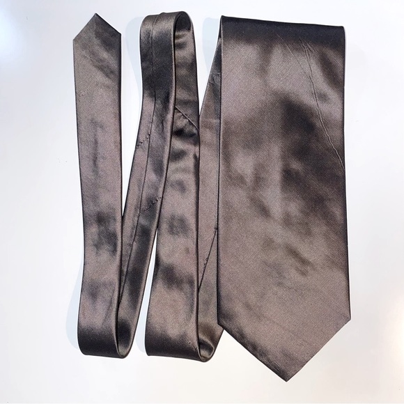 CALVIN KLEIN COLLECTION Men’s Necktie Brown Solid Design Imported 100% Silk. - Picture 4 of 4